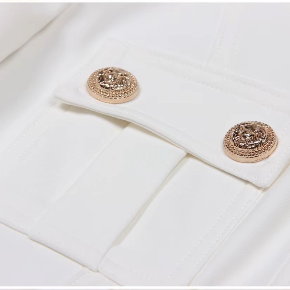 Chic White Button-Up Coat - image 6